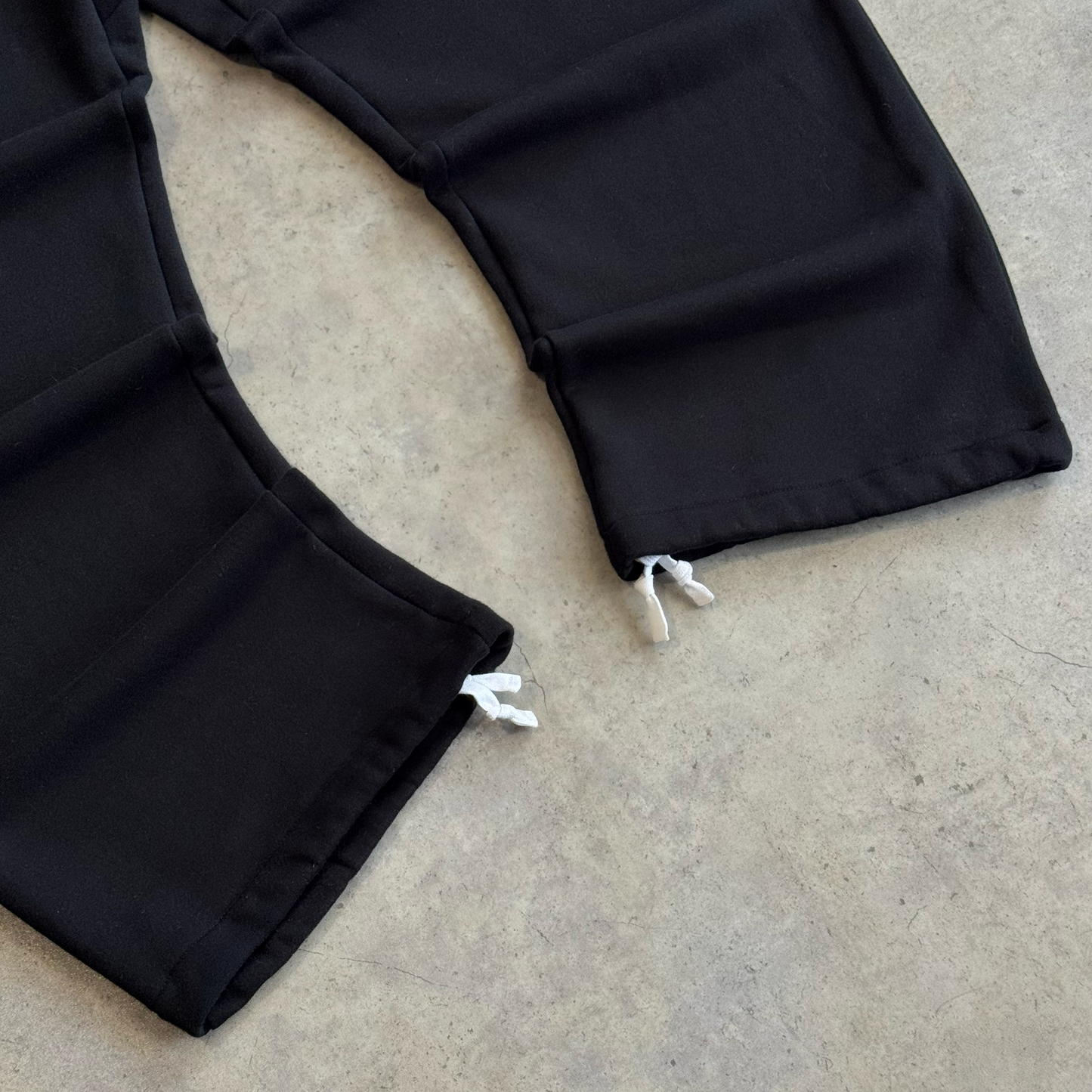 *NEW* 3D B* STRAIGHT LEG SWEATPANTS - BLACK