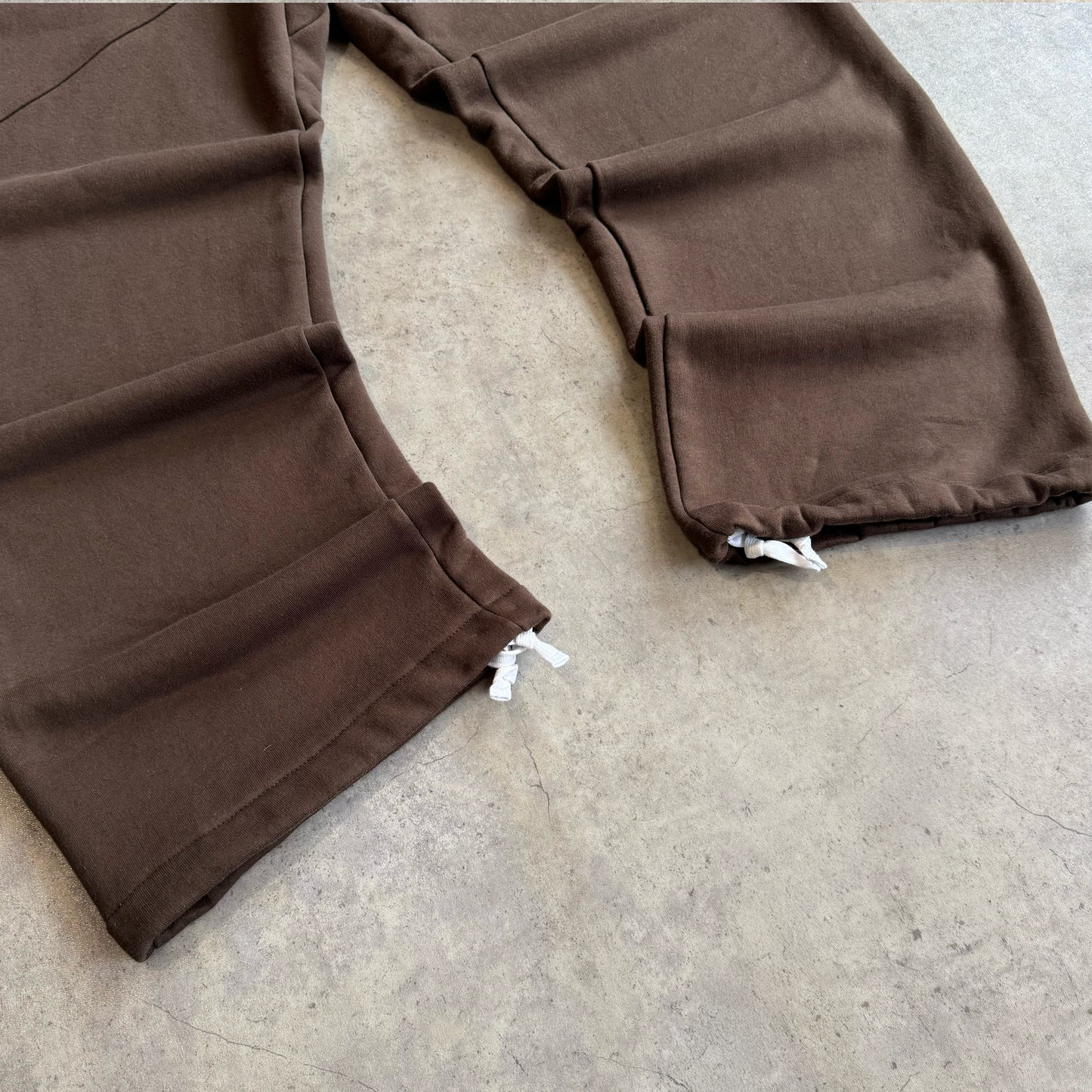 *NEW* 3D B* STRAIGHT LEG SWEATPANTS - BROWN