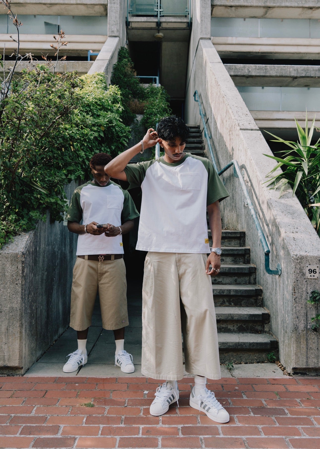 *NEW* POCKET RAGLAN TEE - KHAKI