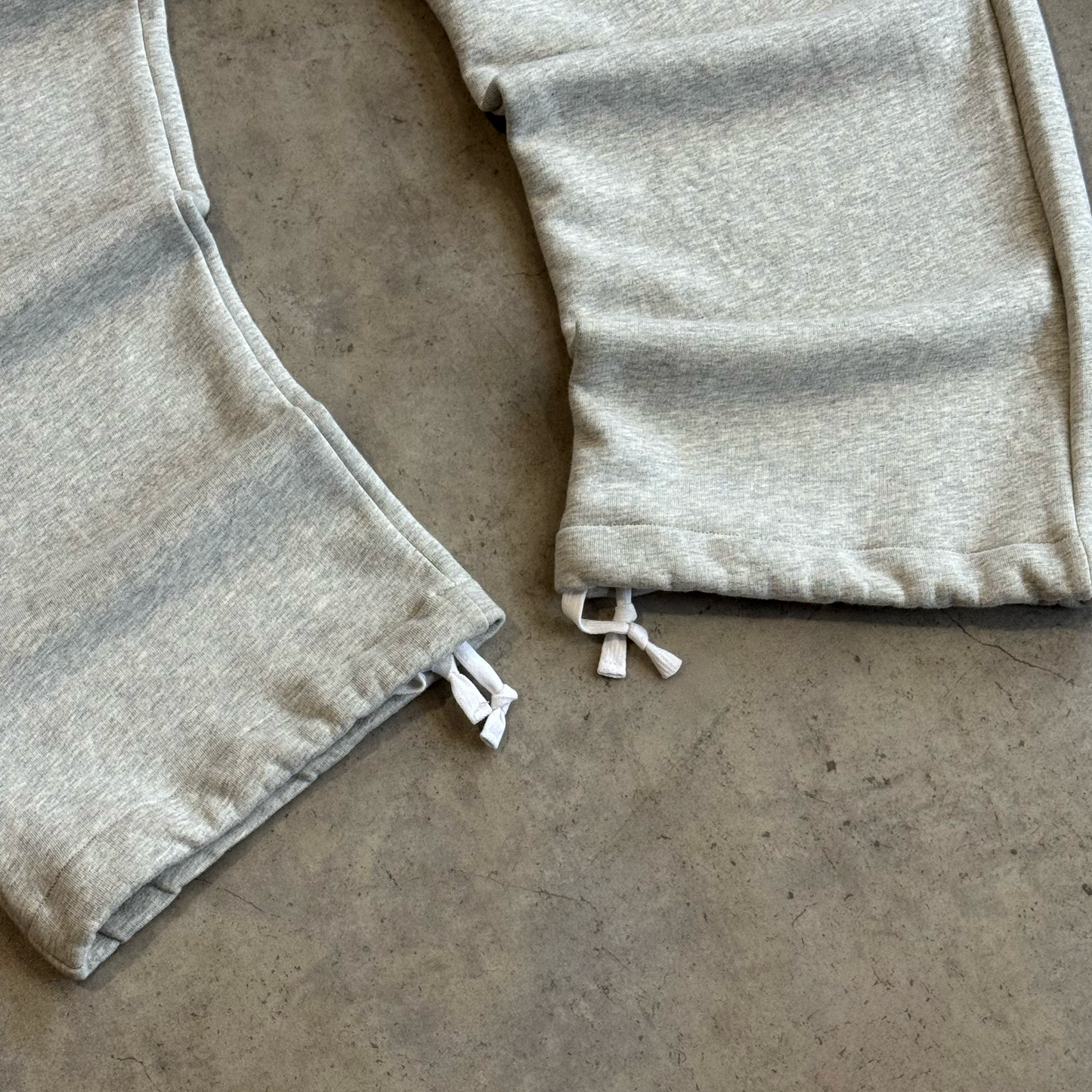 *NEW* 3D B* STRAIGHT LEG SWEATPANTS - GREY