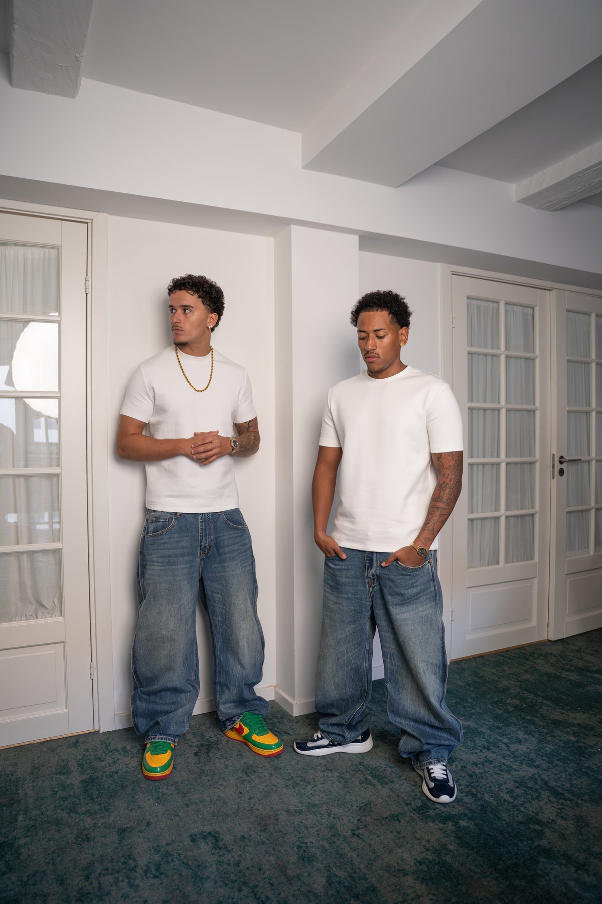 BEST lookbook - White tees and jeans, duo