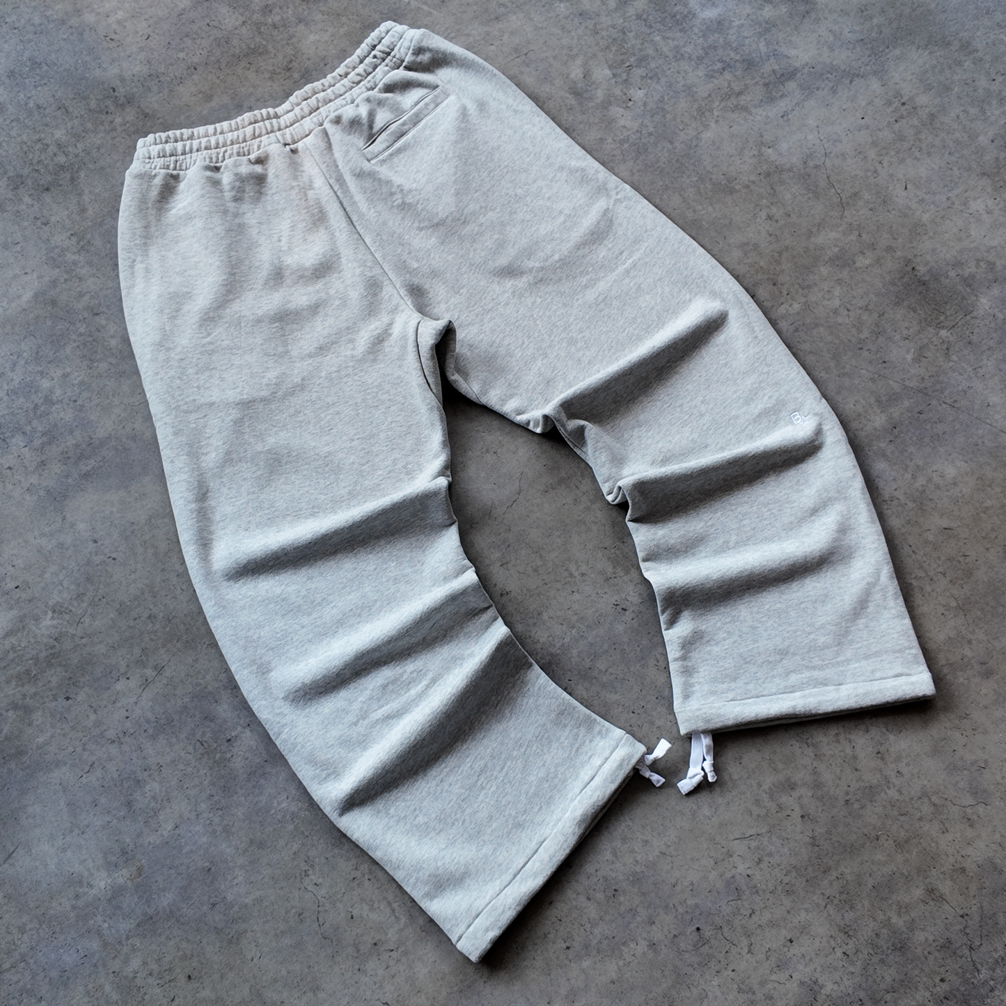 B* STRAIGHT LEG SWEATPANTS - GREY