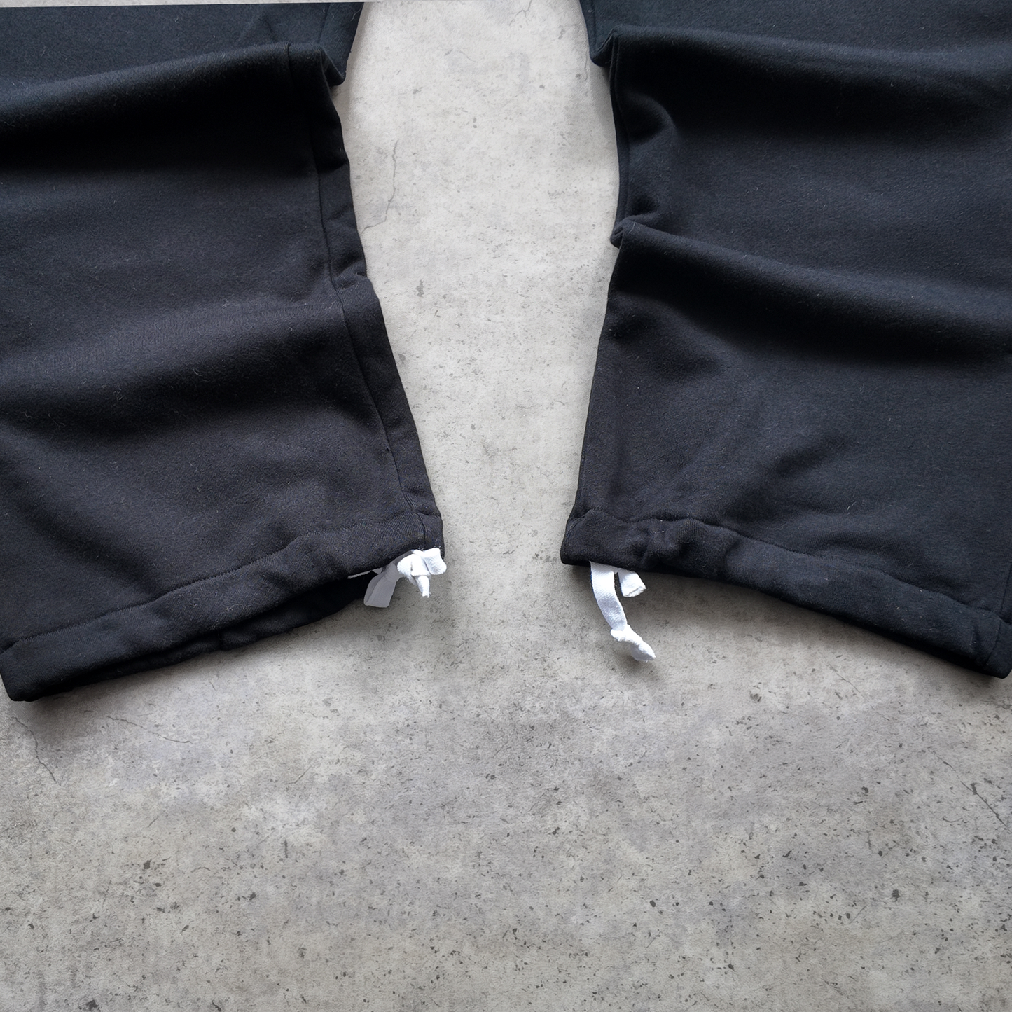 B* STRAIGHT LEG SWEATPANTS - BLACK