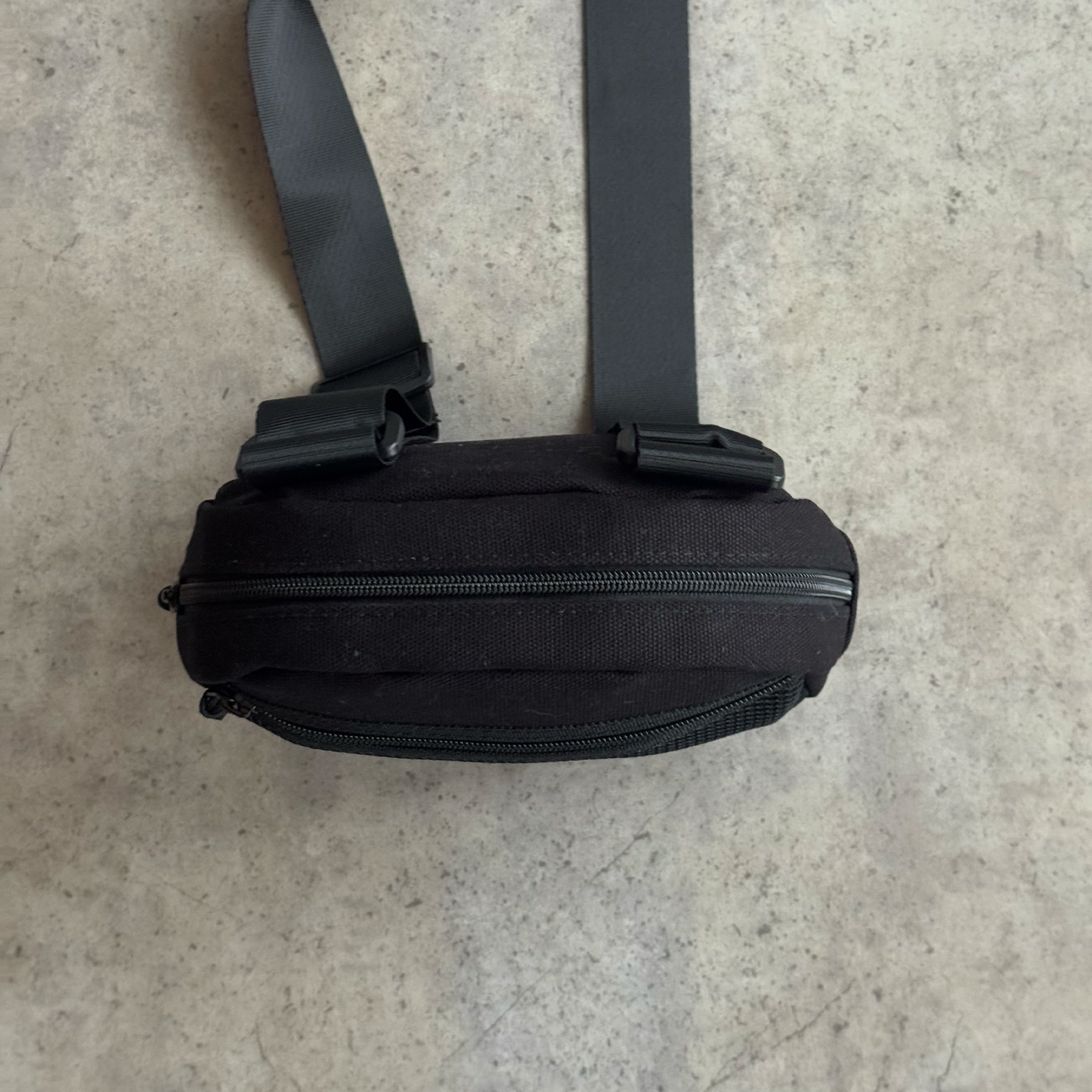 *NEW* B* ESSENTIALS SIDE BAG - BLACK